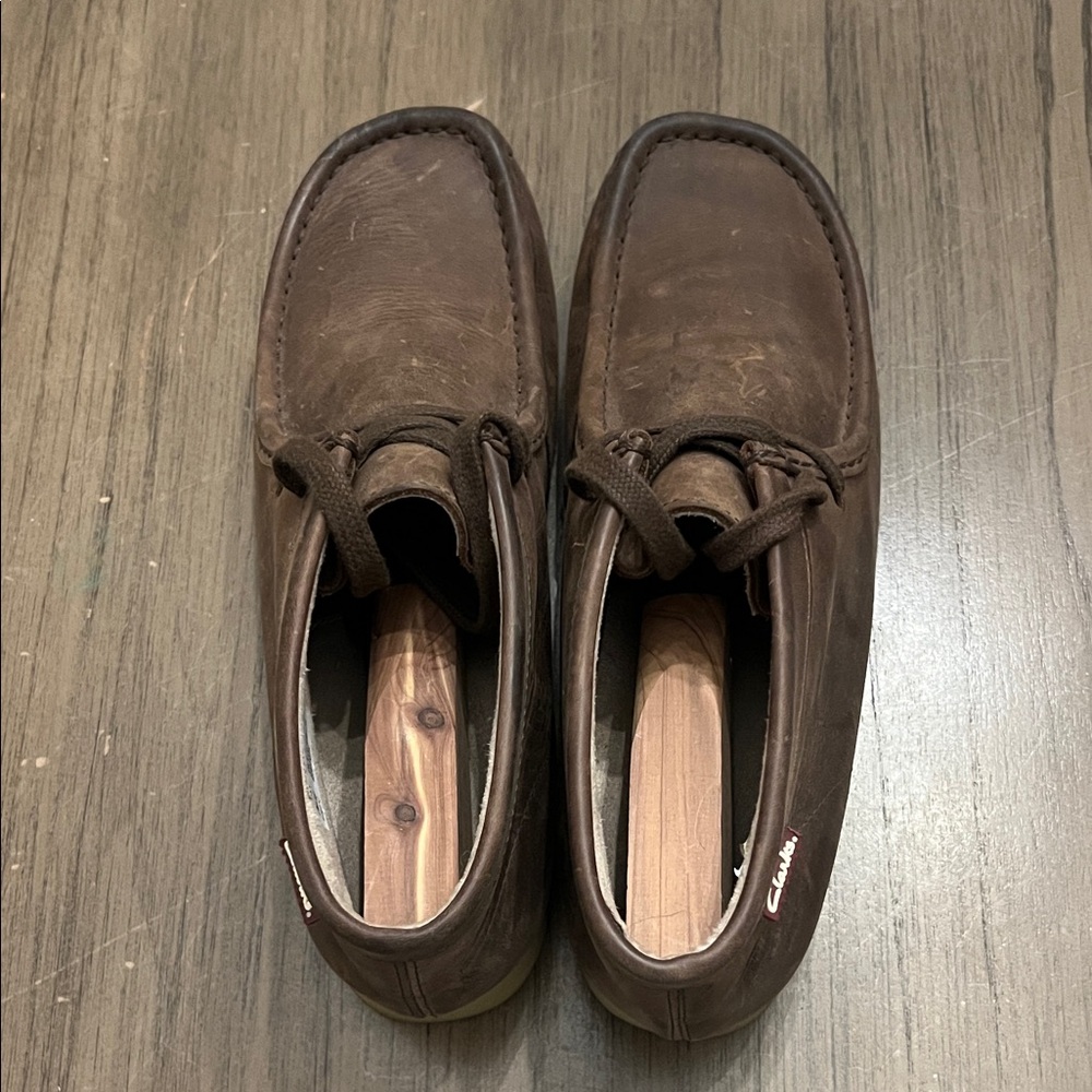 Clarks Men's Brown Chukka Boots - Picture 2 of 6